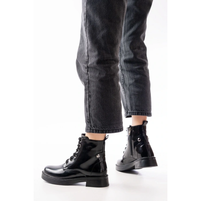 02-2003 Siyah Rugan Bağcıklı Fermuarlı Günlük Kadın Bot