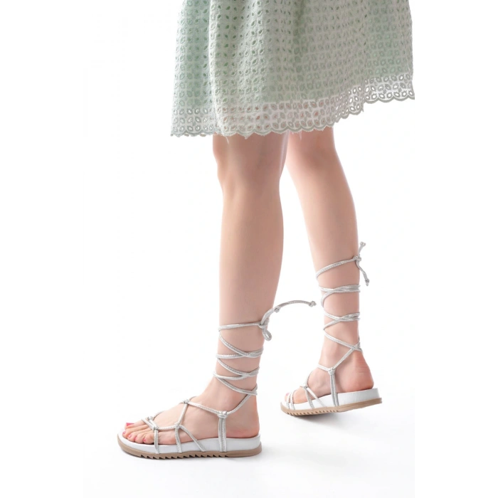 1001-1001 Beyaz Gümüş  Bilekten Bağcıklı Kadın Sandalet