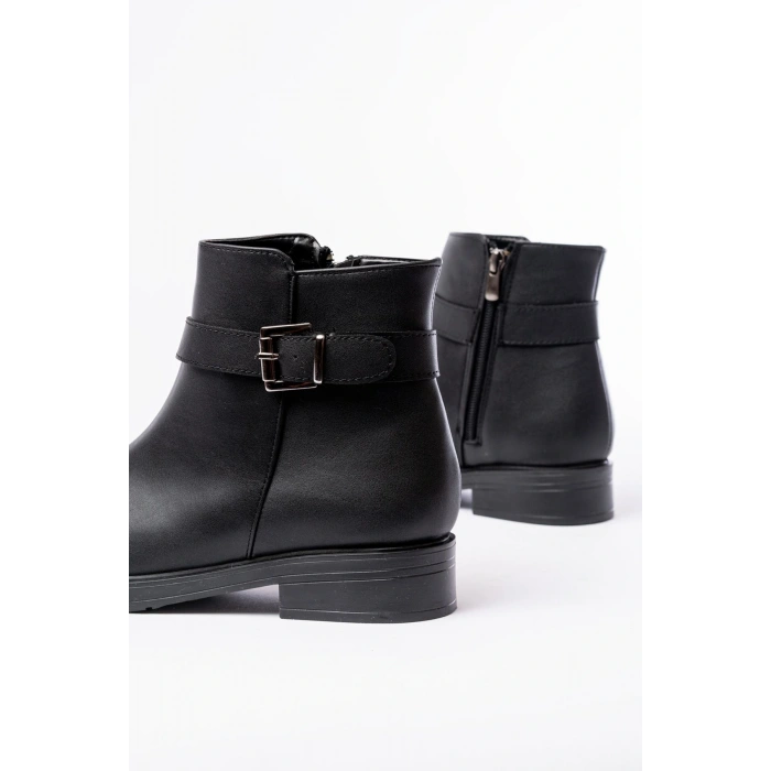 165-204/1 Siyah Toka Aksesuarlı Fermuarlı Günlük Kadın Bot