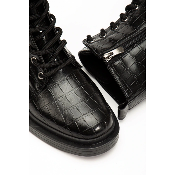2024-2289 Siyah Kroko Bağcıklı Fermuarlı Günlük Kadın Bot