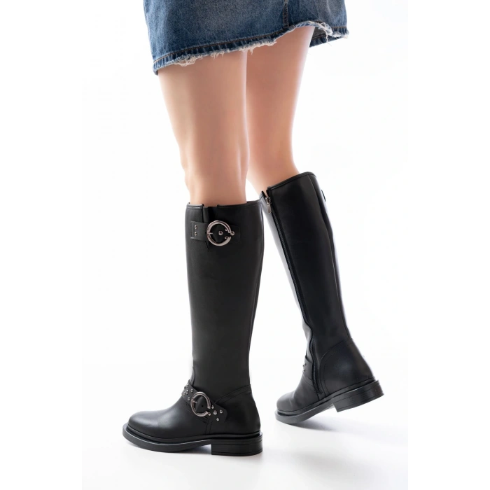 2024-3004 Siyah Toka Aksesuarlı Lastikli Fermuarlı Günlük Kadın Çizme