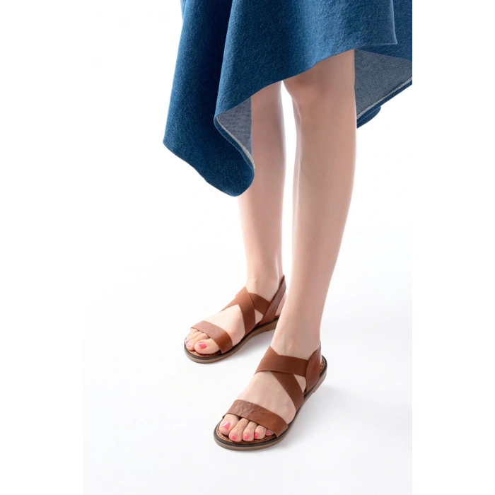 205-04 Taba Tek Bantlı Lastikli Hakiki Deri Ortopedik Taban Kadın Sandalet