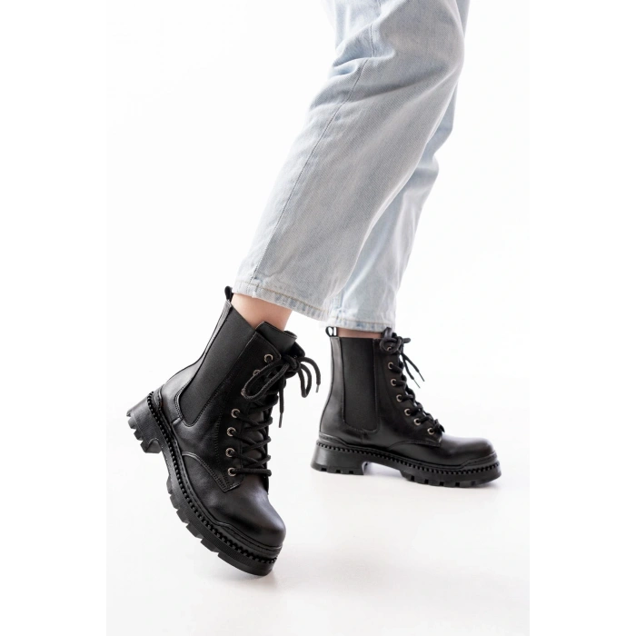 2051-298 Siyah Cilt Düz Topuklu Bağcıklı Lastikli Günlük Kadın Bot