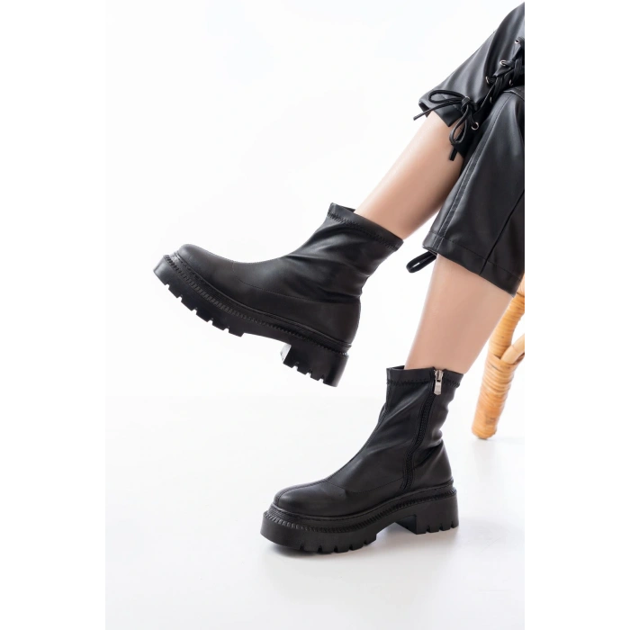 236-2011 Siyah Streç Fermuarlı Günlük Kadın Bot