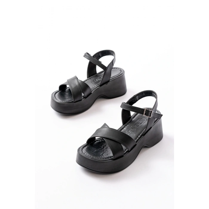 24414-1005 Siyah Günlük Çapraz Dolgu Topuk Kadın Sandalet
