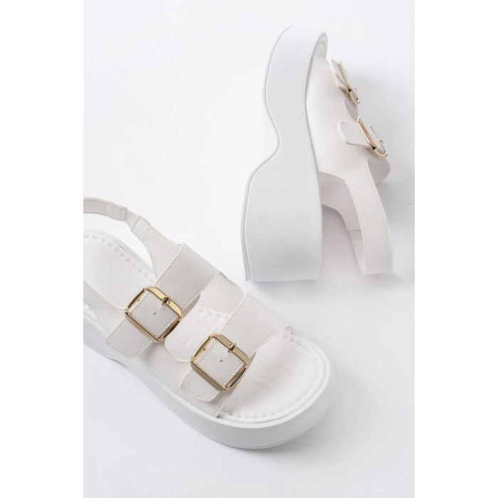 24414-572 Beyaz Tokalı  Günlük Dolgu Topuk Kadın Sandalet