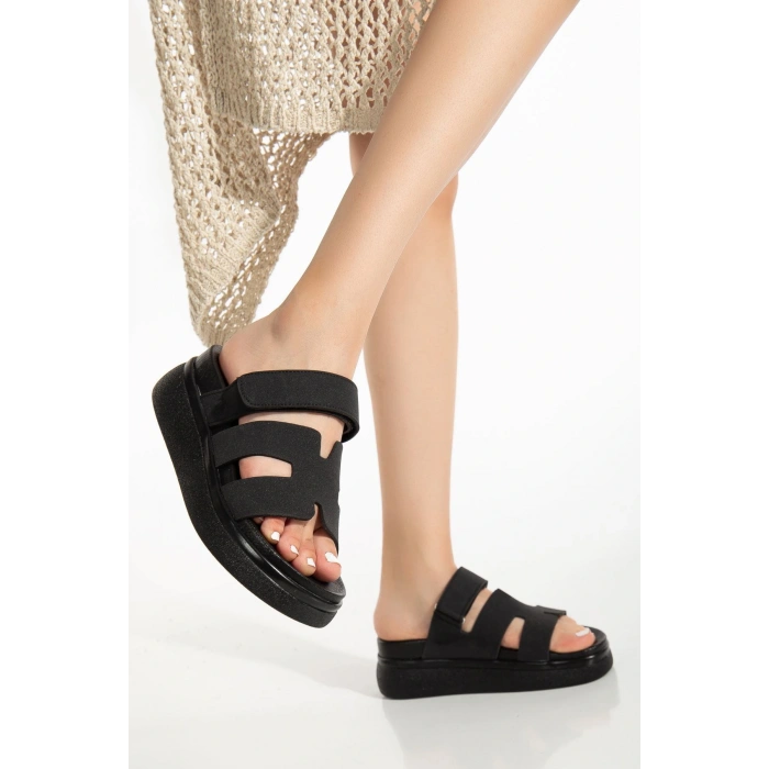 24422-HERMES Siyah Dolgu Topuk Kadın Sandalet