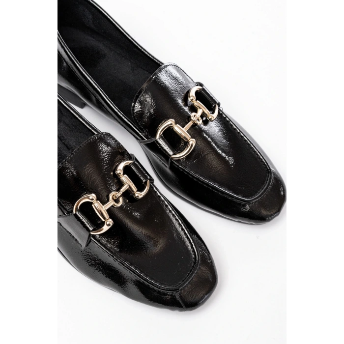 303 Siyah Rugan Toka Aksesuarlı Günlük Kadın Babet