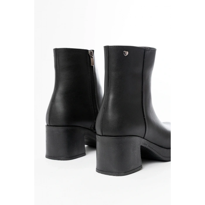 5109-3022 Siyah Fermuarlı Kalın Topuklu Günlük Kadın Bot