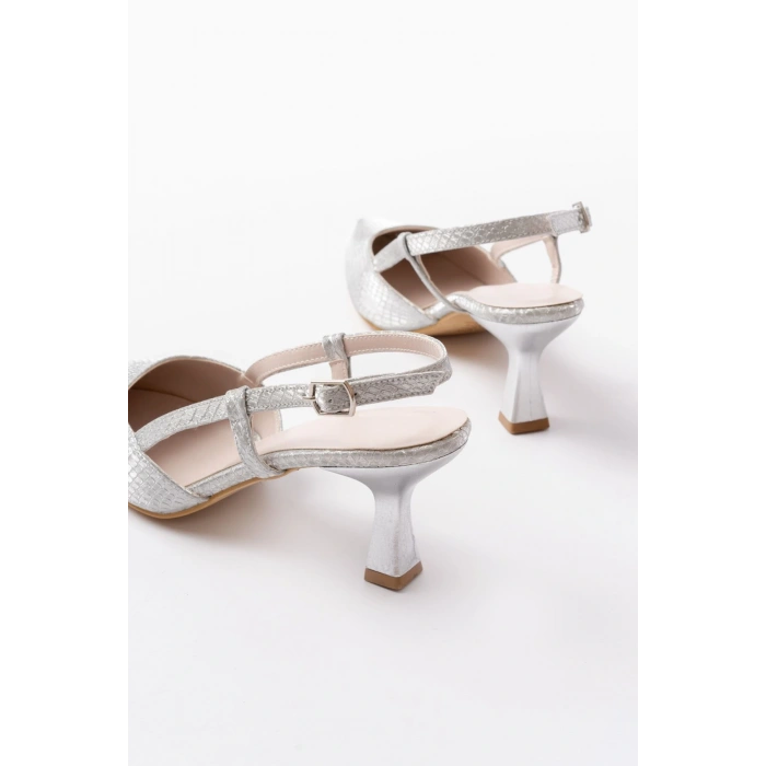 725 Gümüş Pul Desenli Sivri Burunlu  Topuklu Kadın Ayakkabı