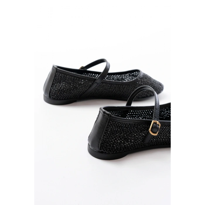 7432 Siyah Fileli Toka Detaylı Günlük Kadın Babet