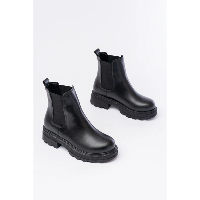 745-2137 Siyah Kalın Taban Lastikli Günlük Kadın Bot