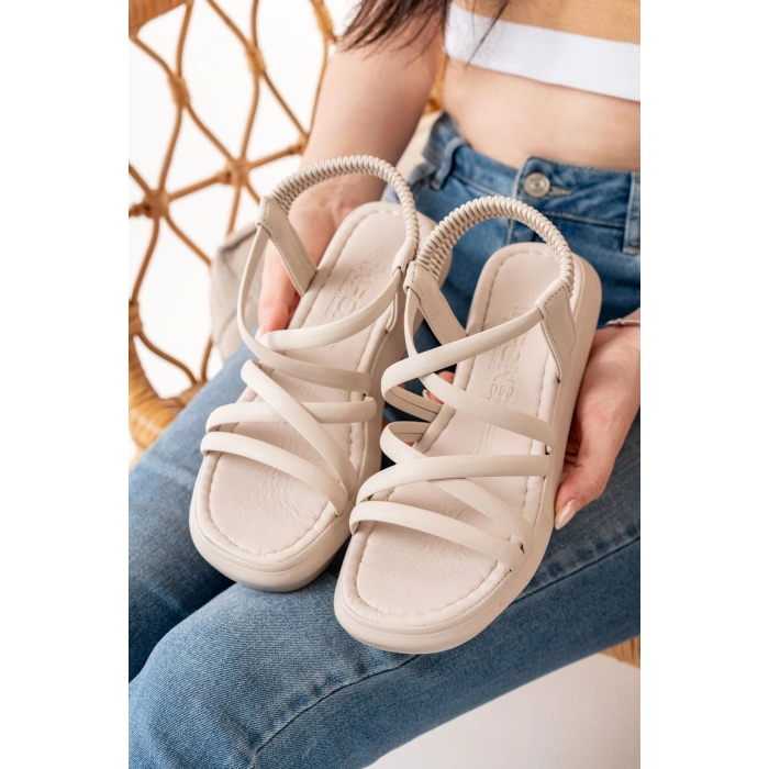 841-841 Bej Lastikli Kadın Günlük Sandalet
