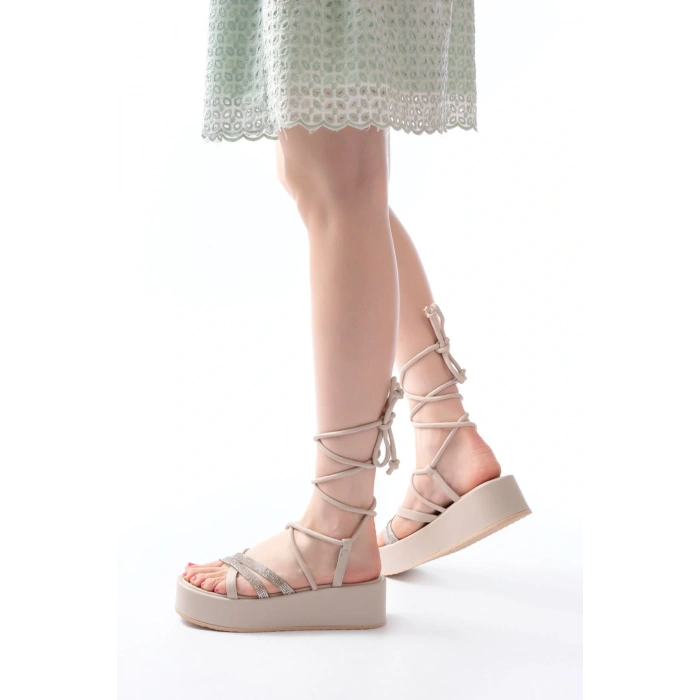 861-1010 Bej Gümüş Taşlı Bilekten Bağlamalı Kadın Sandalet