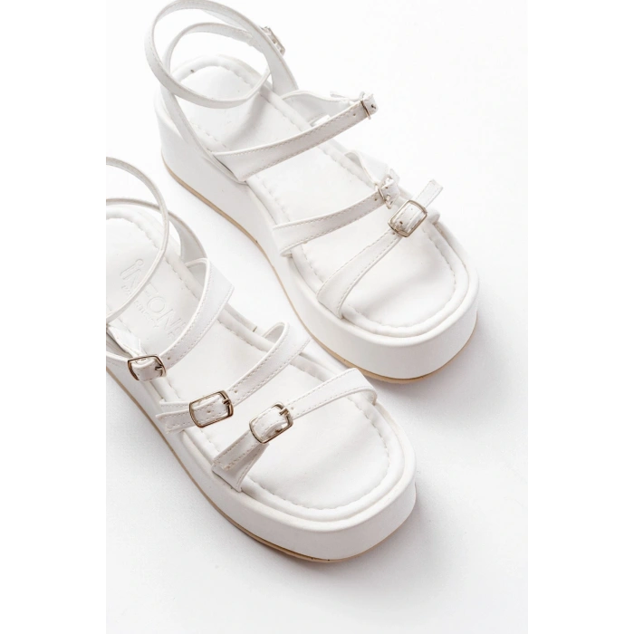 861-1222 Beyaz Tokalı Bilekten Bağlamalı Dolgu Kadın Sandalet