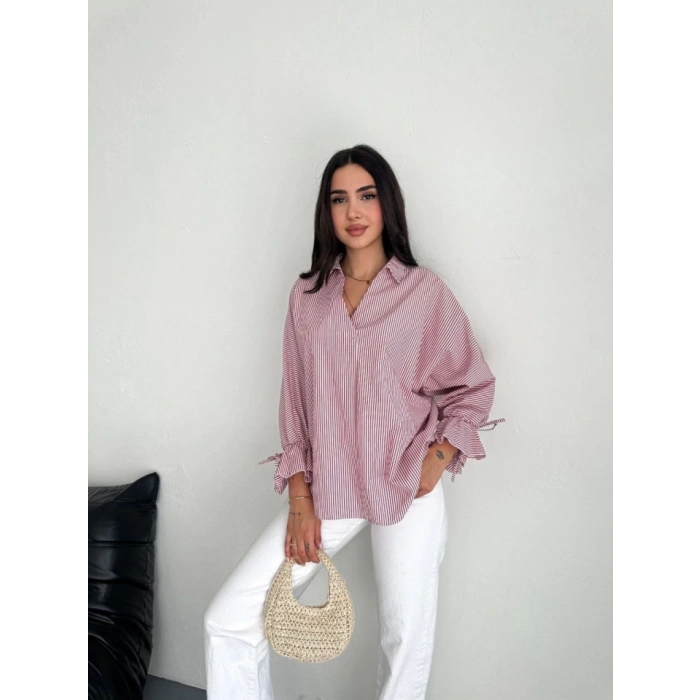 Arkası Asimetrik Yırtmaç Kesim Detaylı Cizgili Bluz Gömlek  Bordo