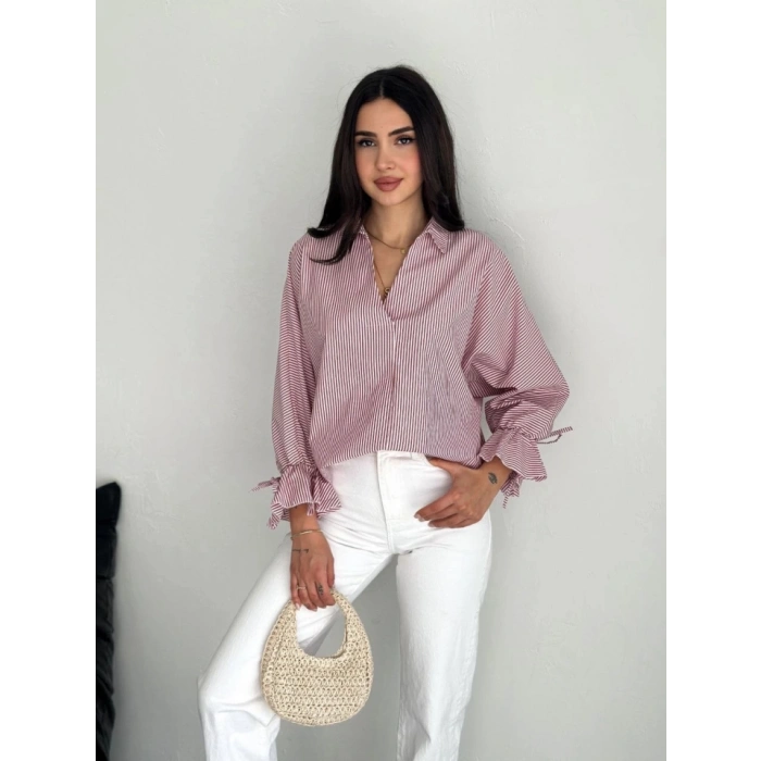 Arkası Asimetrik Yırtmaç Kesim Detaylı Cizgili Bluz Gömlek  Bordo