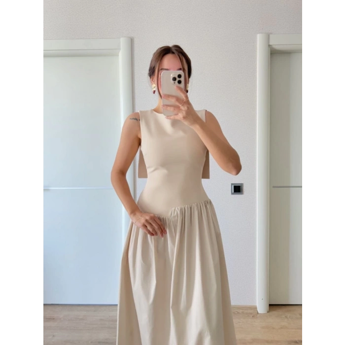 Arkası Kanatlı Uzun Elbise Bej
