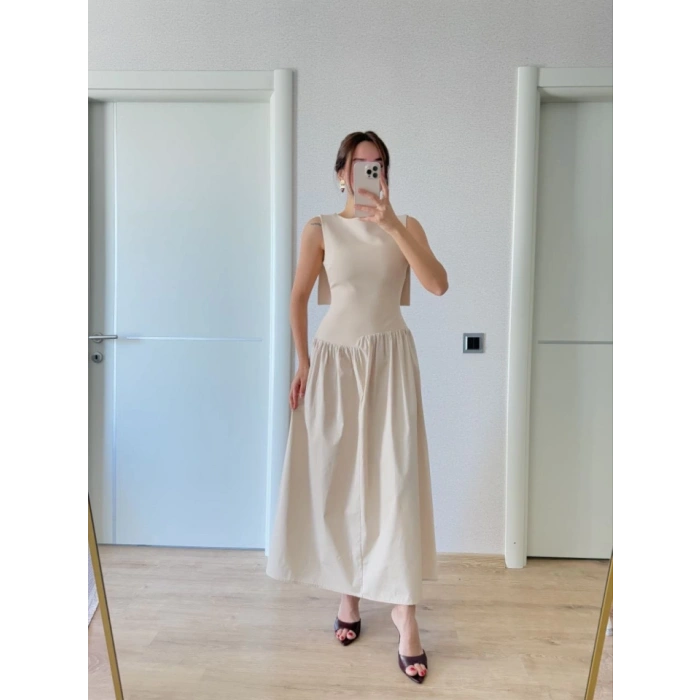Arkası Kanatlı Uzun Elbise Bej