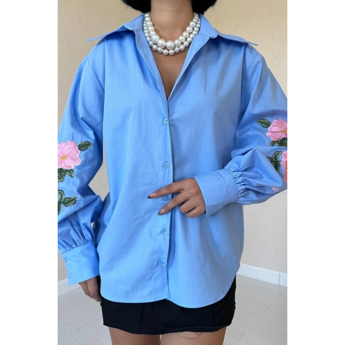 avi Kollarında Gül Nakışlı Gömlek