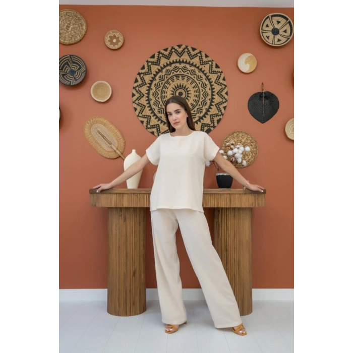 Bej Thirt Ve Pantolon Takım