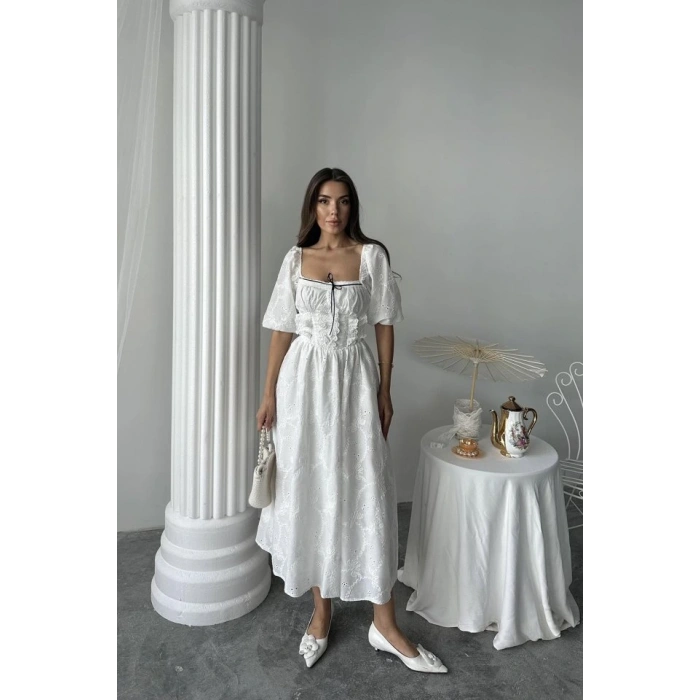 Beyaz Dantel Detaylı Brode Elbise