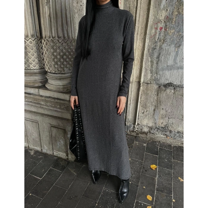 Boğazlı kalın bürümcük uzun elbise siyah