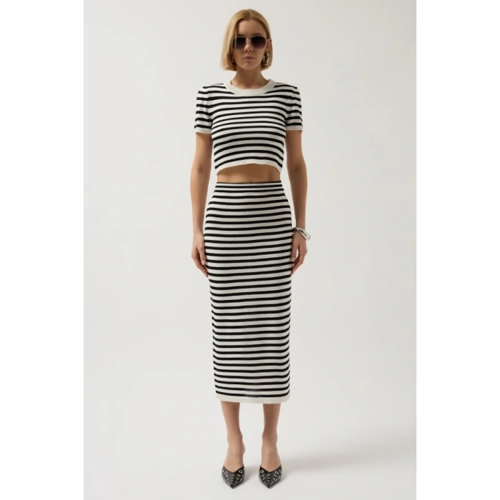 Çizgili Midi Dokulu Etek