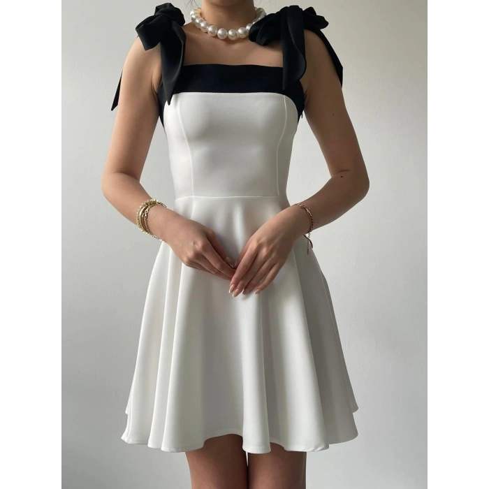 Cloche Omuzu Fiyonklu Elbise