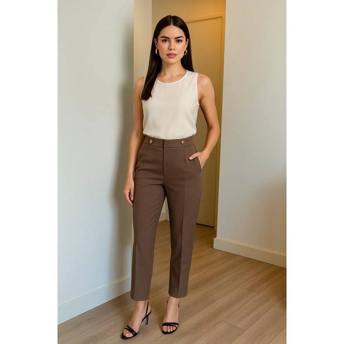 Dekorati̇f Düğmeli̇ Arka Bel Lasti̇kli̇ Pantolon