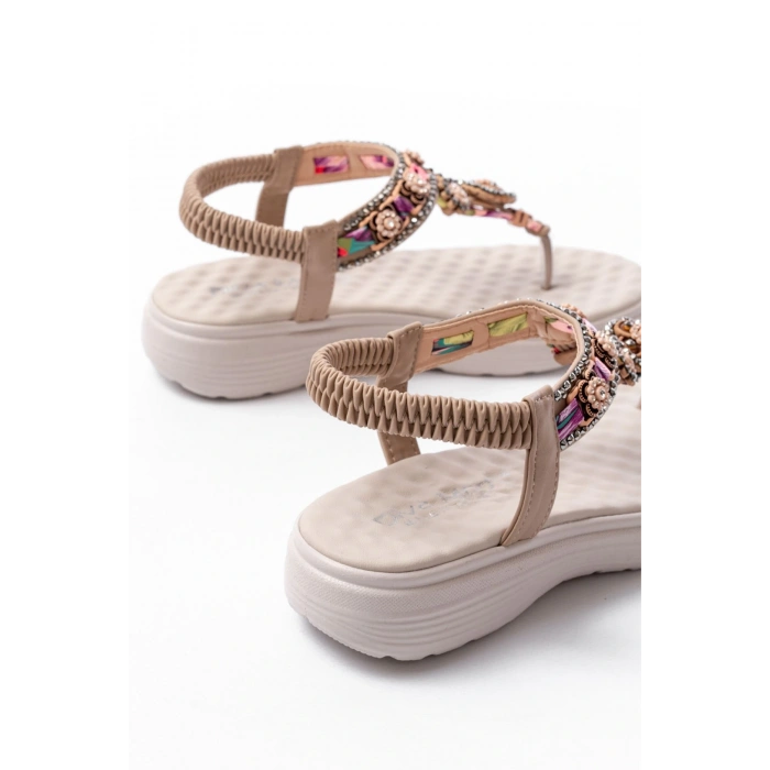 DM-609 Bej Taşlı Arka Lastikli Parmak Arası Kadın Sandalet