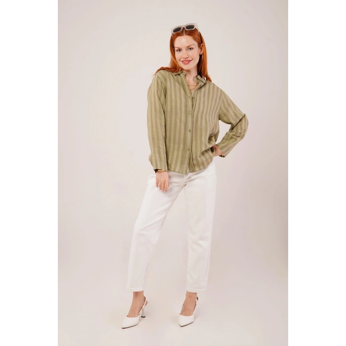 Düğmeli Ve Çizgi Detaylı Yeşil Gömlek