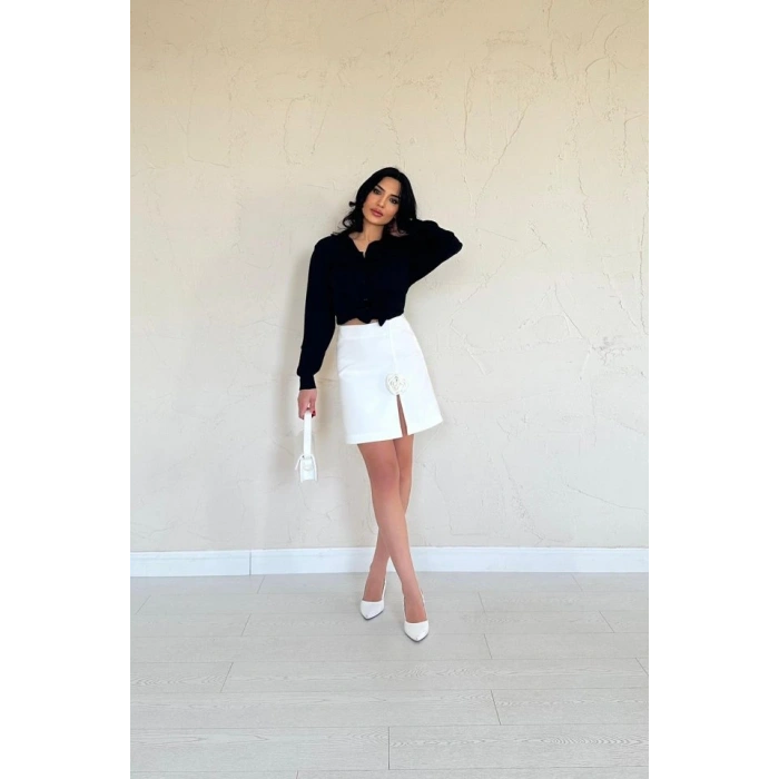 Ekru Yırtmaçlı Gül Detaylı ini Etek