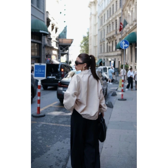 Fermuarlı Gömlek Yaka Bomber Ceket  Beyaz