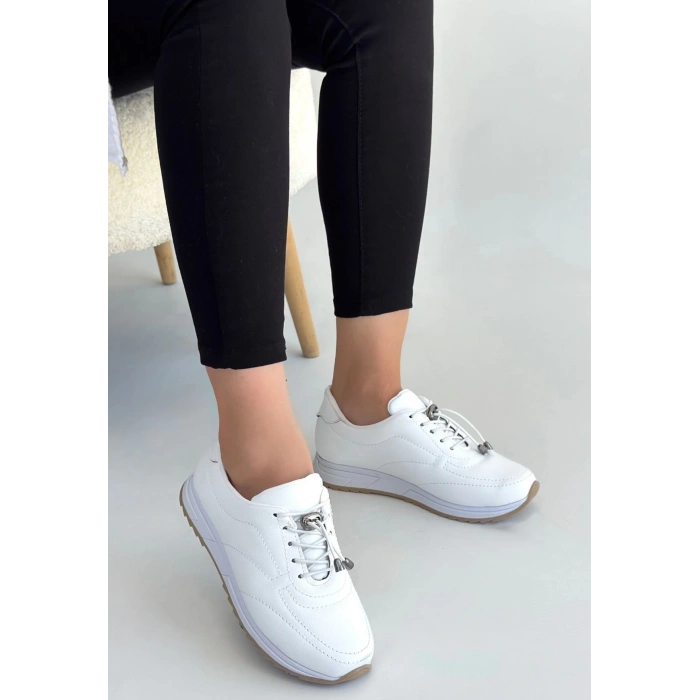 Finna Beyaz Cilt Bağcıklı Spor Ayakkabı