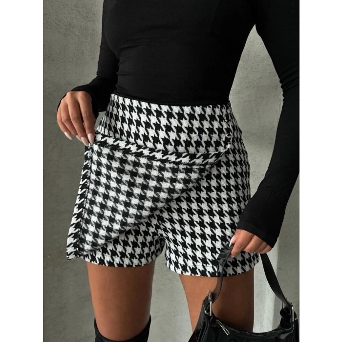 İki düğmeli kaz ayağı desen ch kumaş şort etek siyahbeyaz h26414