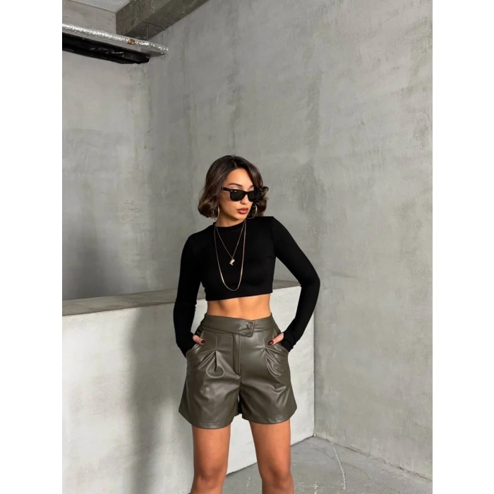 İki düğmeli pileli şort