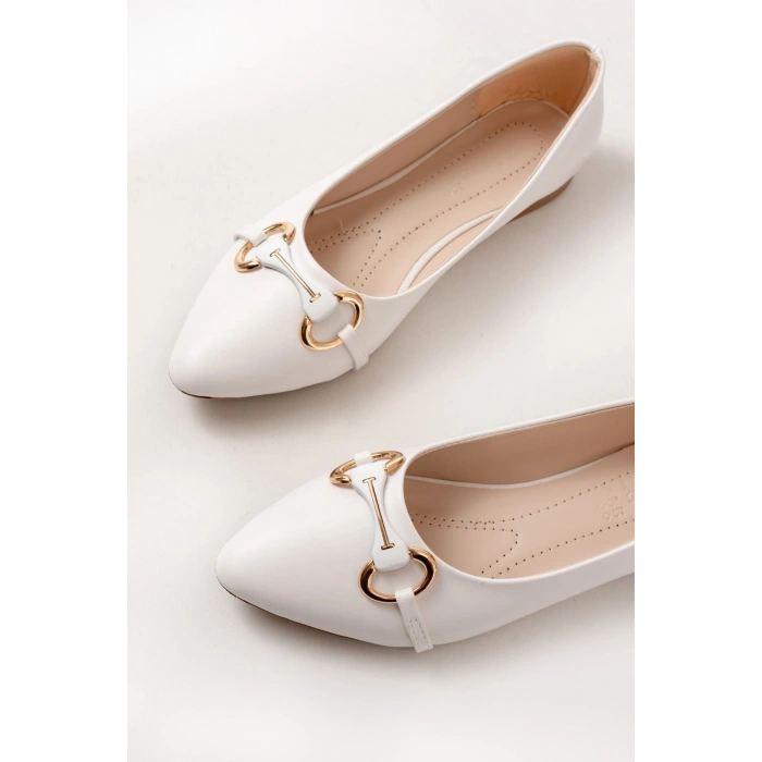 İNF-129 Beyaz Günlük Taş Aksesuarlı Babet