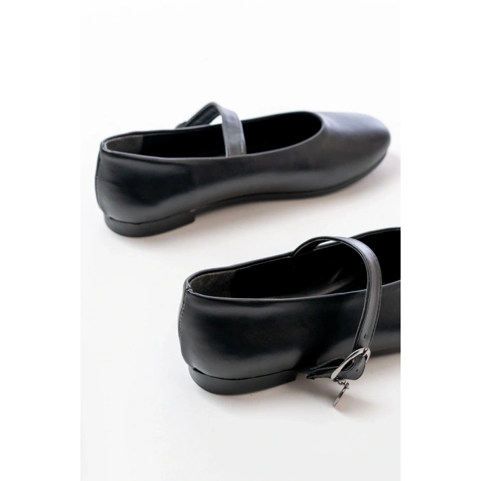 İNF-324 Siyah Baretli Tokalı Günlük Kadın Babet