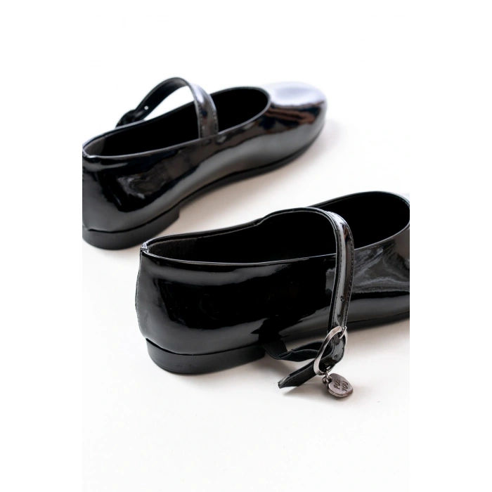 İNF-324 Siyah Rugan Baretli Tokalı Günlük Kadın Babet