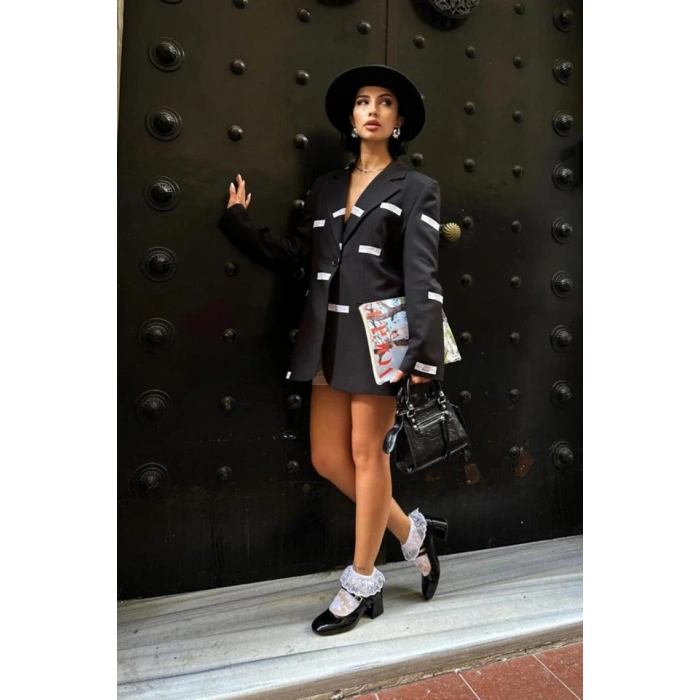 iyah Etiket Detaylı Ceket