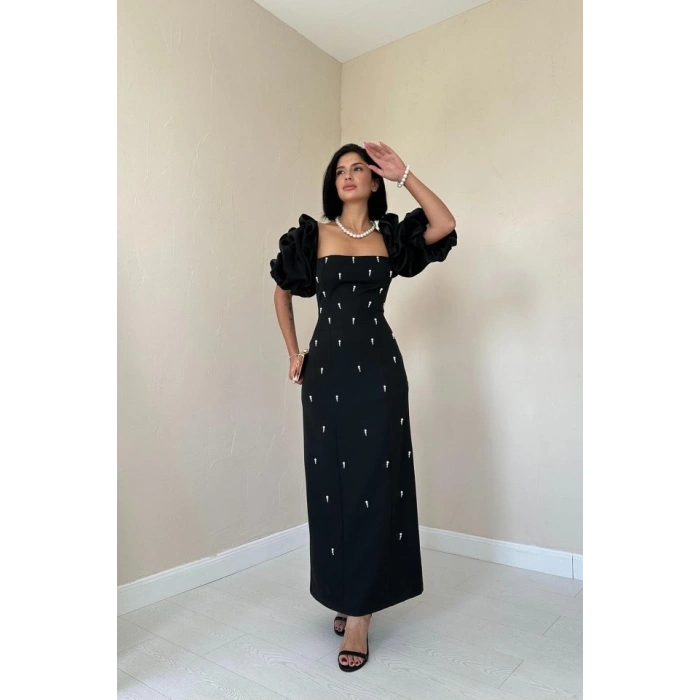 iyah İşlemeli Kolu Garnili Elbise