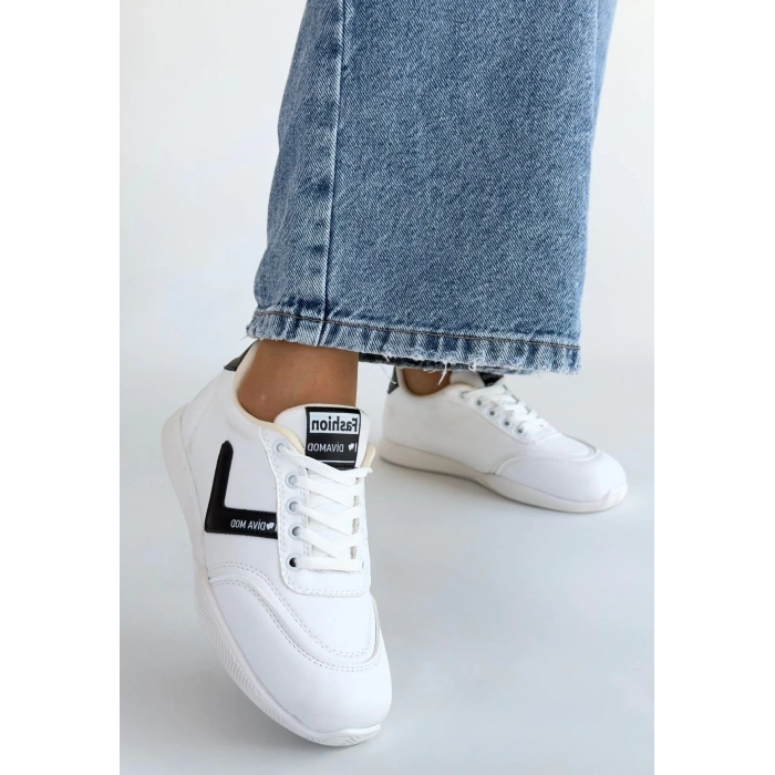 Jowen Beyaz Cilt Siyah Detaylı Bağcıklı Spor Ayakkabı