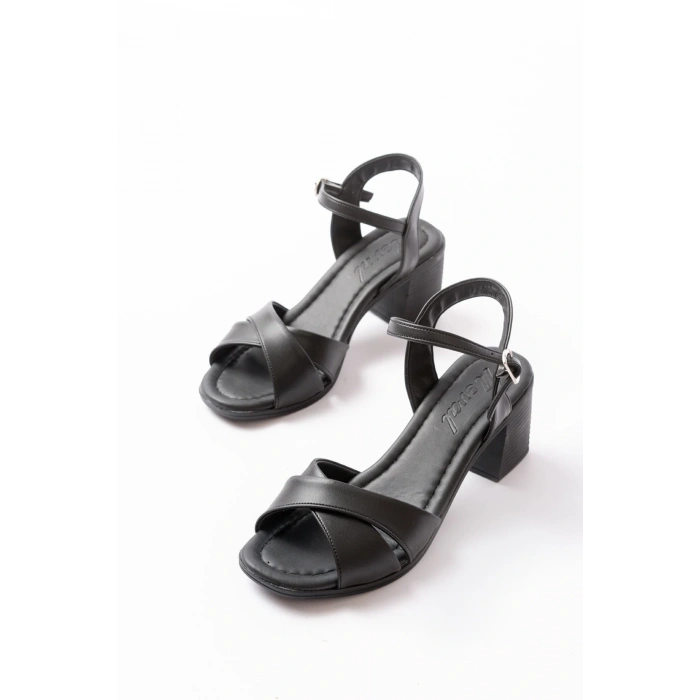 K-11 Siyah Günlük Çapraz Topuklu Kadın Sandalet