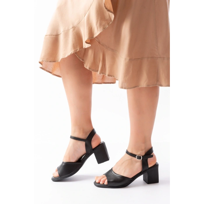 K-13 Siyah Günlük  Topuklu Kadın Sandalet