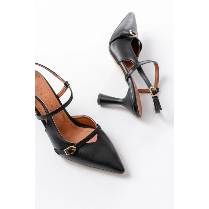 K-6722 Siyah Cilt Toka Detaylı Sivri Burun Kadın Ayakkabı
