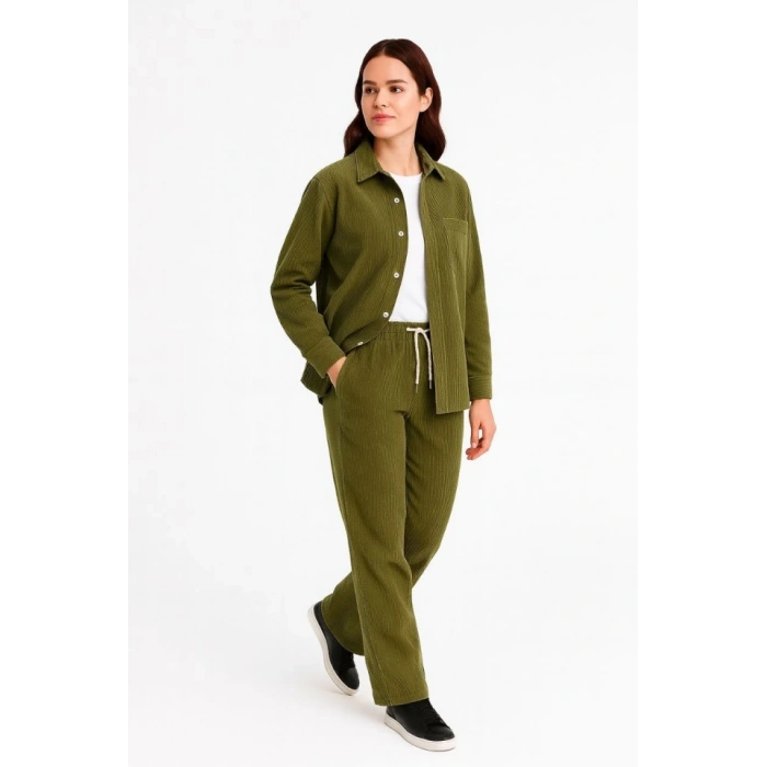 Kadife Oversize Takım – Gömlek Ve Pantolon İkili et Füme Corduroy Şıklığı, Rahat Ve Zarif Duruş Yumuşak Dokulu Kadife Kumaş, Düğmeli Gömlek Üst Ve astikli Pantolon Alt Parça Ile Gün Boyu Konfor Haki