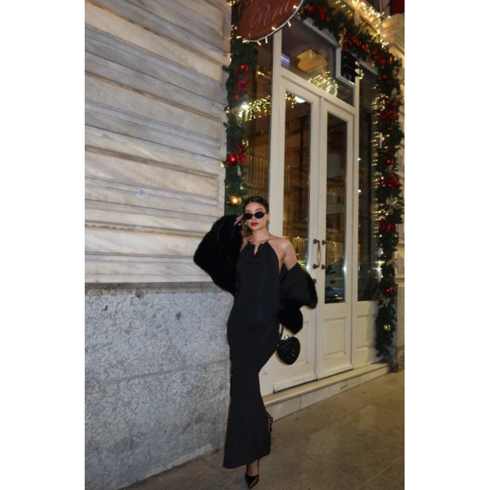 Kadın Aksesuarlı Halter Yaka ırt Dekolte Detay axi Boy Elbise