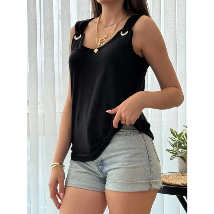 Kadın Askılı V Yaka Kuş Gözü Detaylı Viskon Bluz