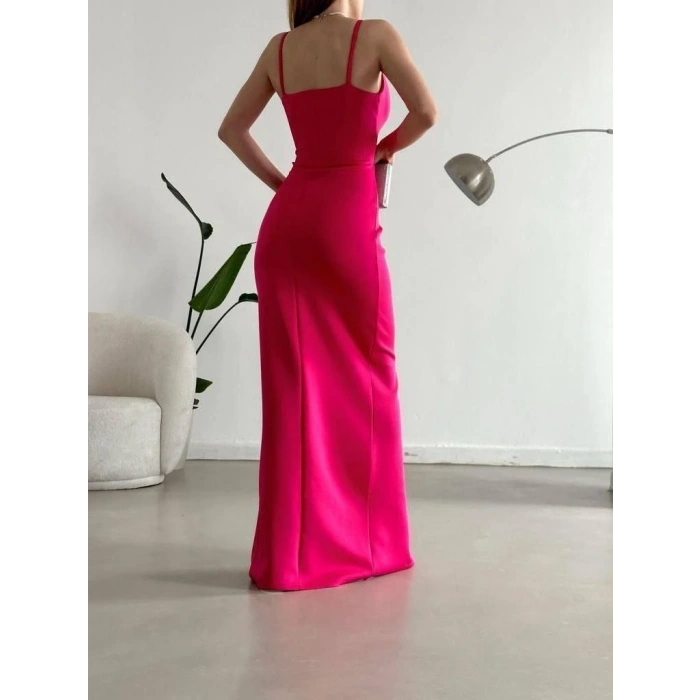 Kadın Dalgıç Kumaş Askılı Yırtmaç Detaylı V Yaka Maxi Boy Elbise